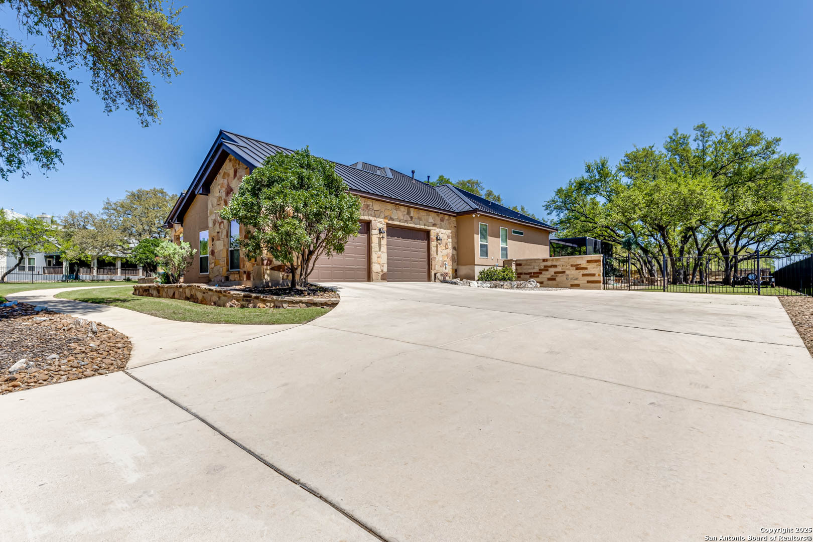9907 Kopplin Rd