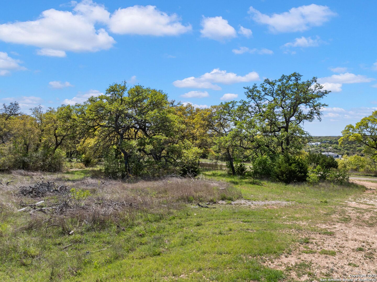 LOT 32 Toutant Beauregard