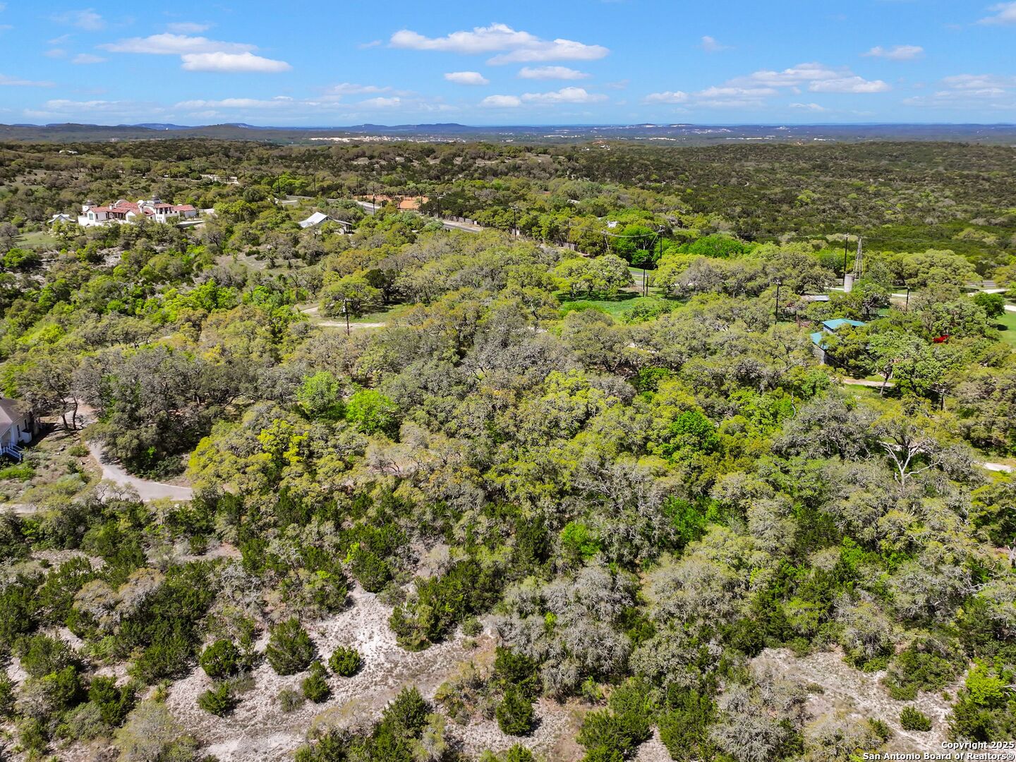 LOT 32 Toutant Beauregard