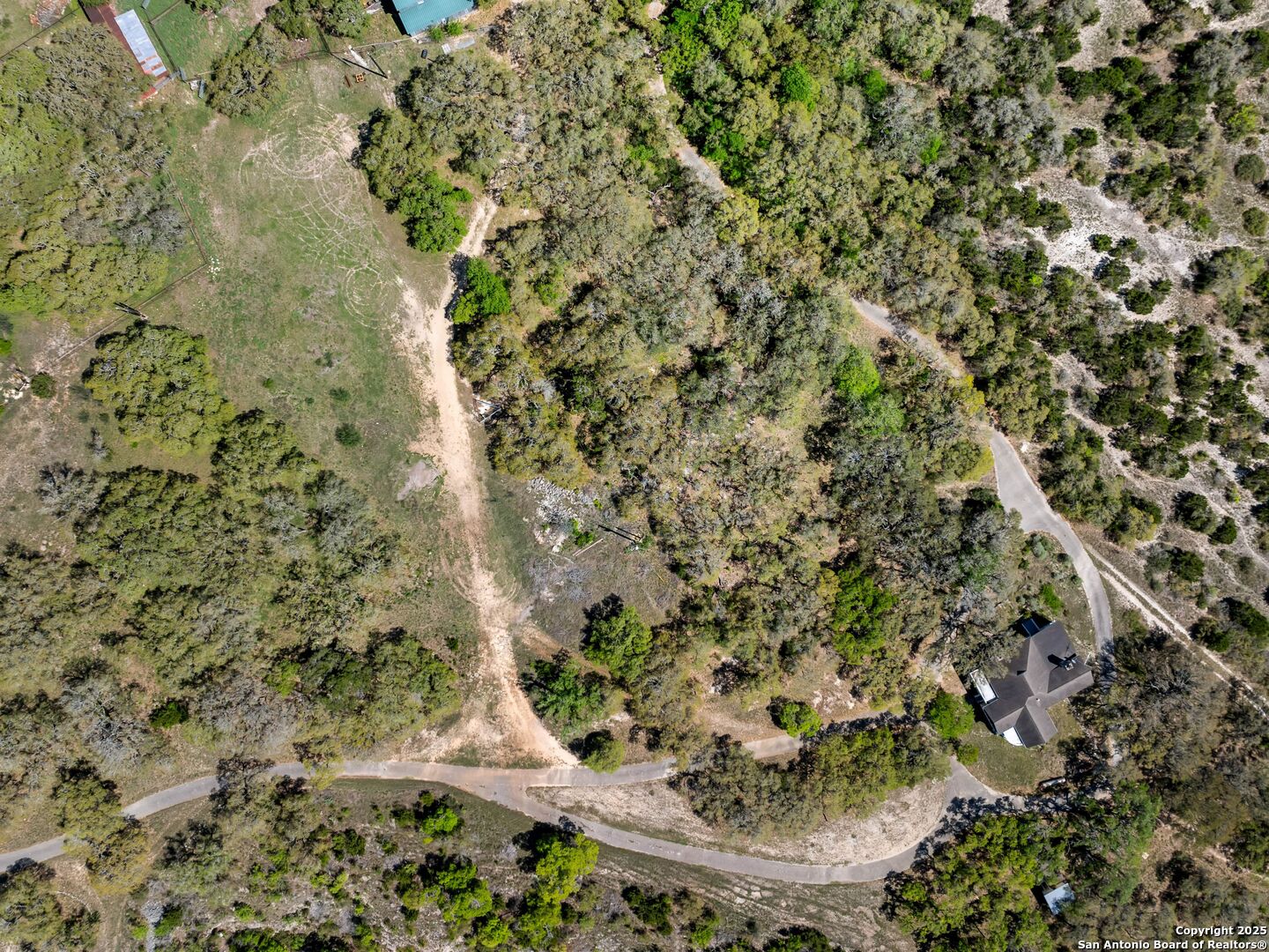 LOT 32 Toutant Beauregard