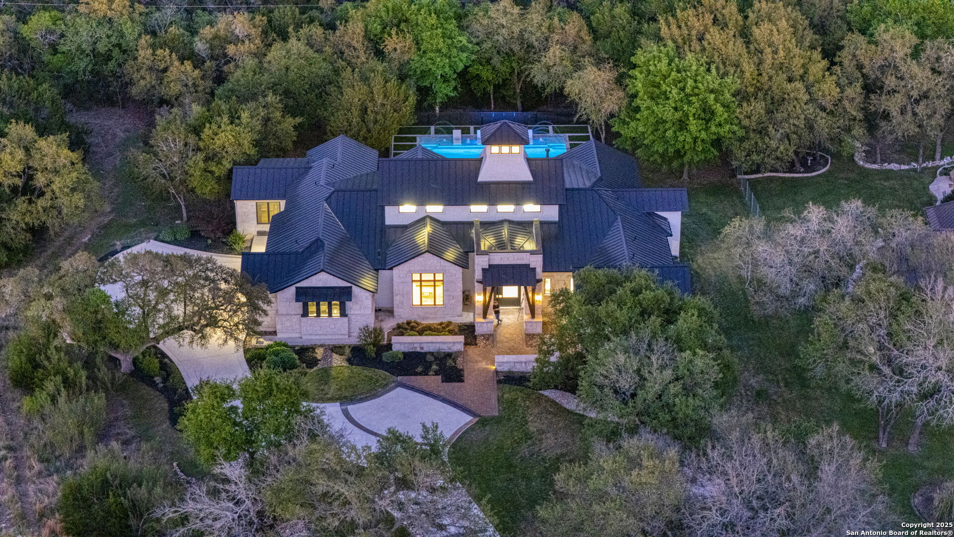25026 Caliza Cove