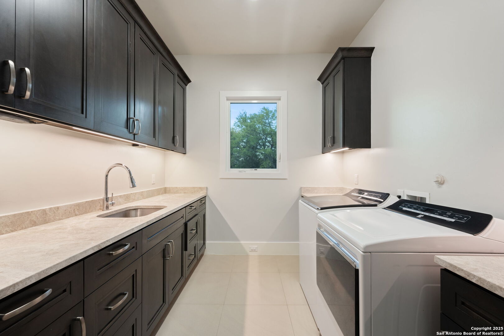 25026 Caliza Cove