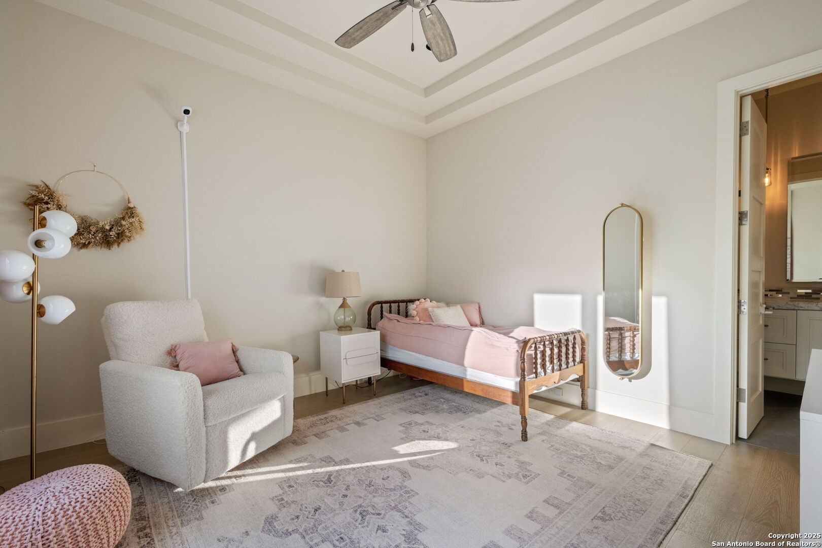 25026 Caliza Cove