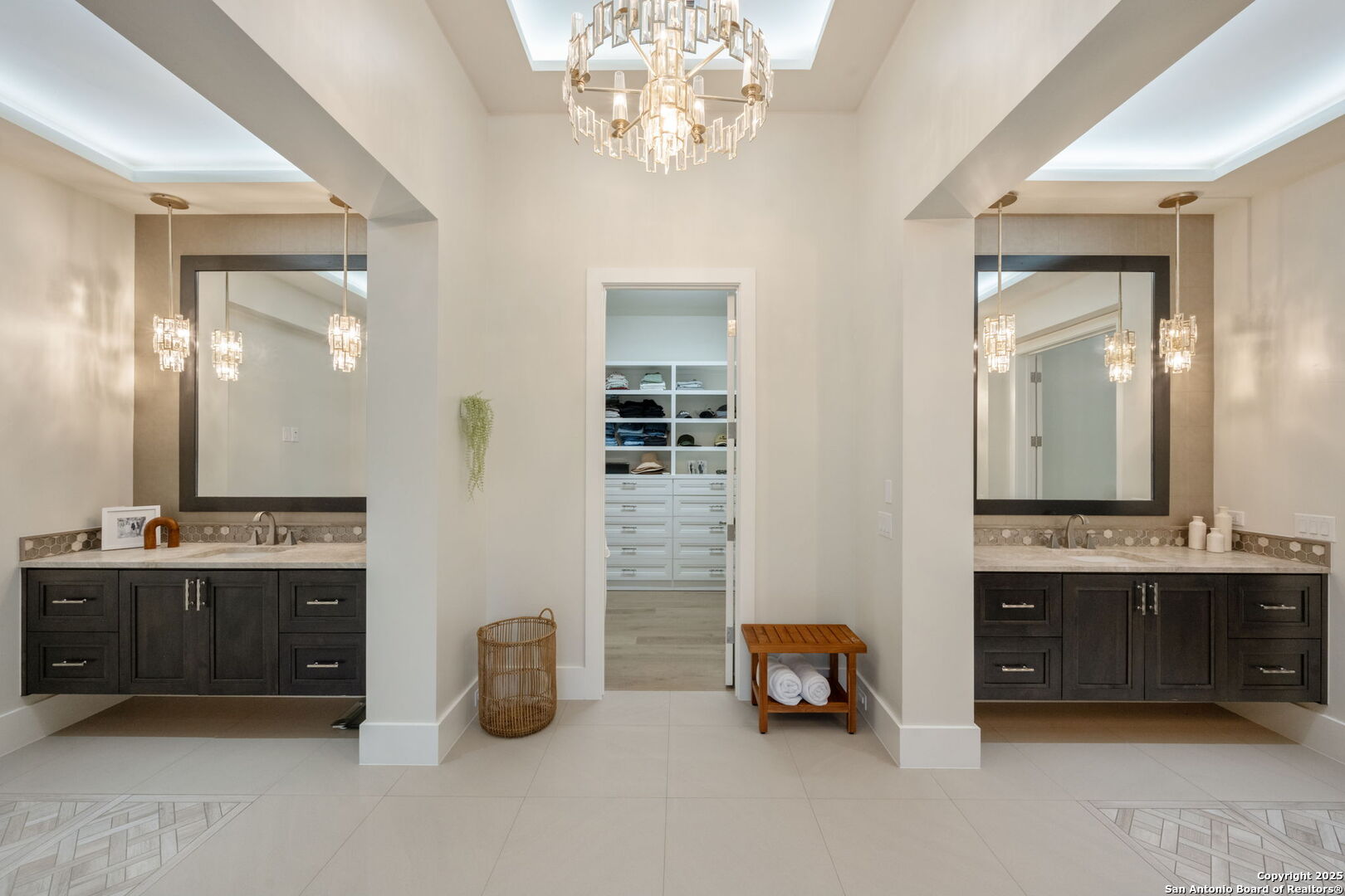 25026 Caliza Cove
