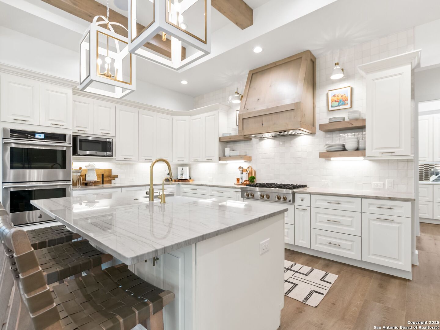 8030 Colonial Woods
