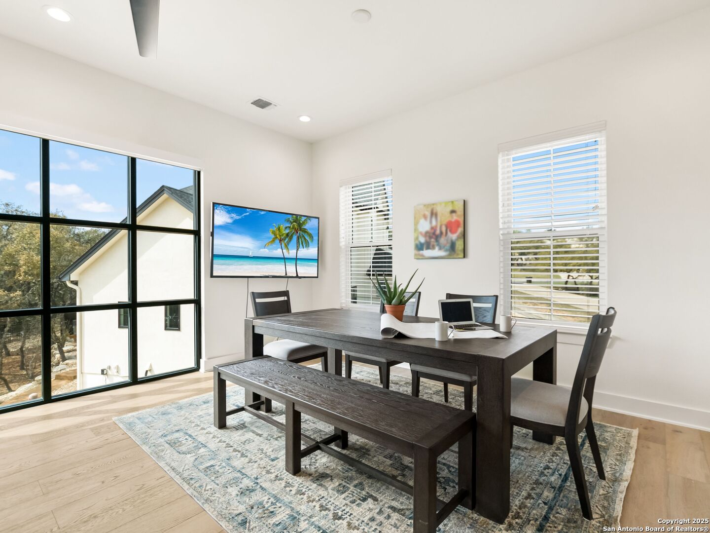 8030 Colonial Woods