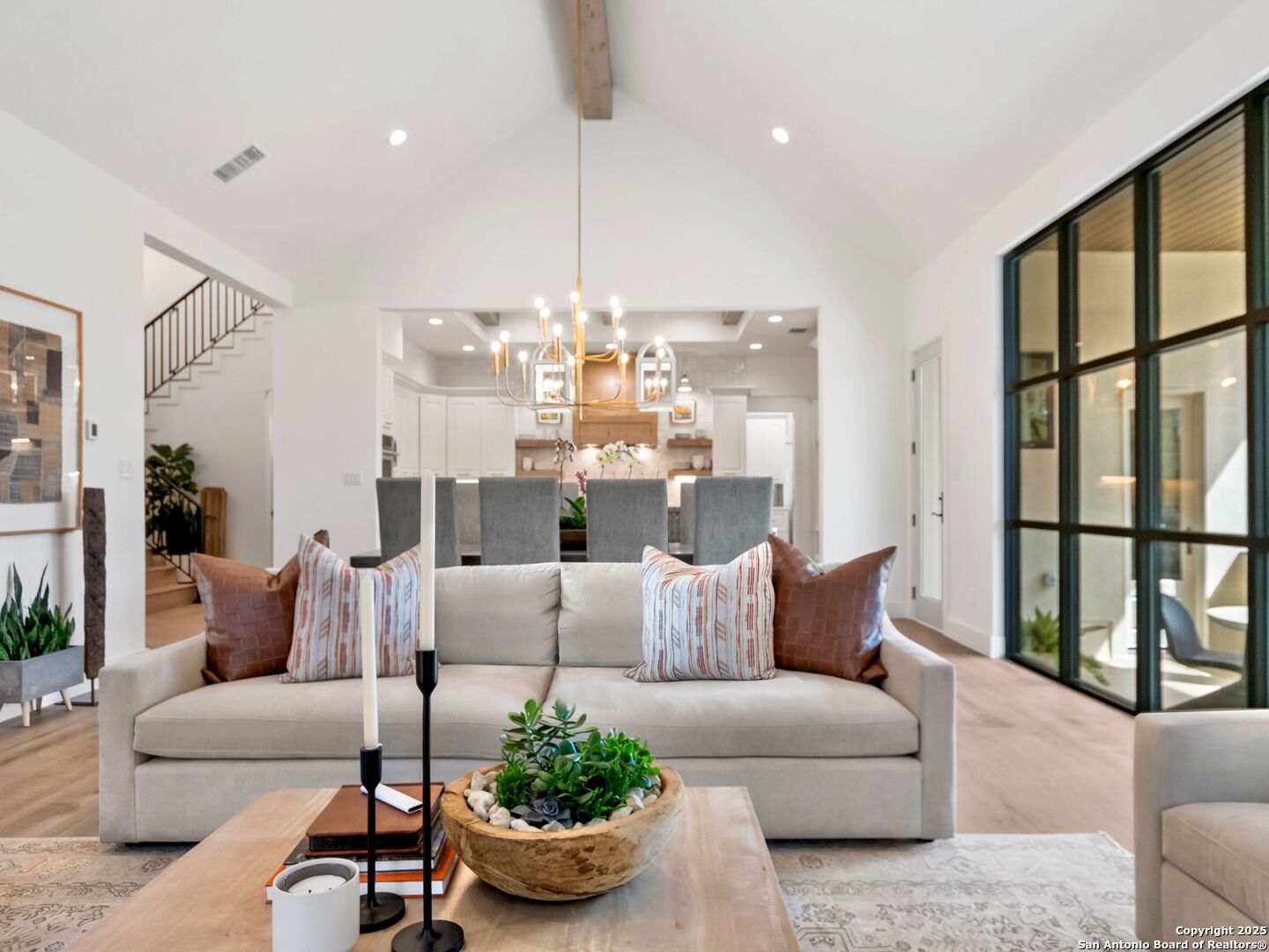 8030 Colonial Woods