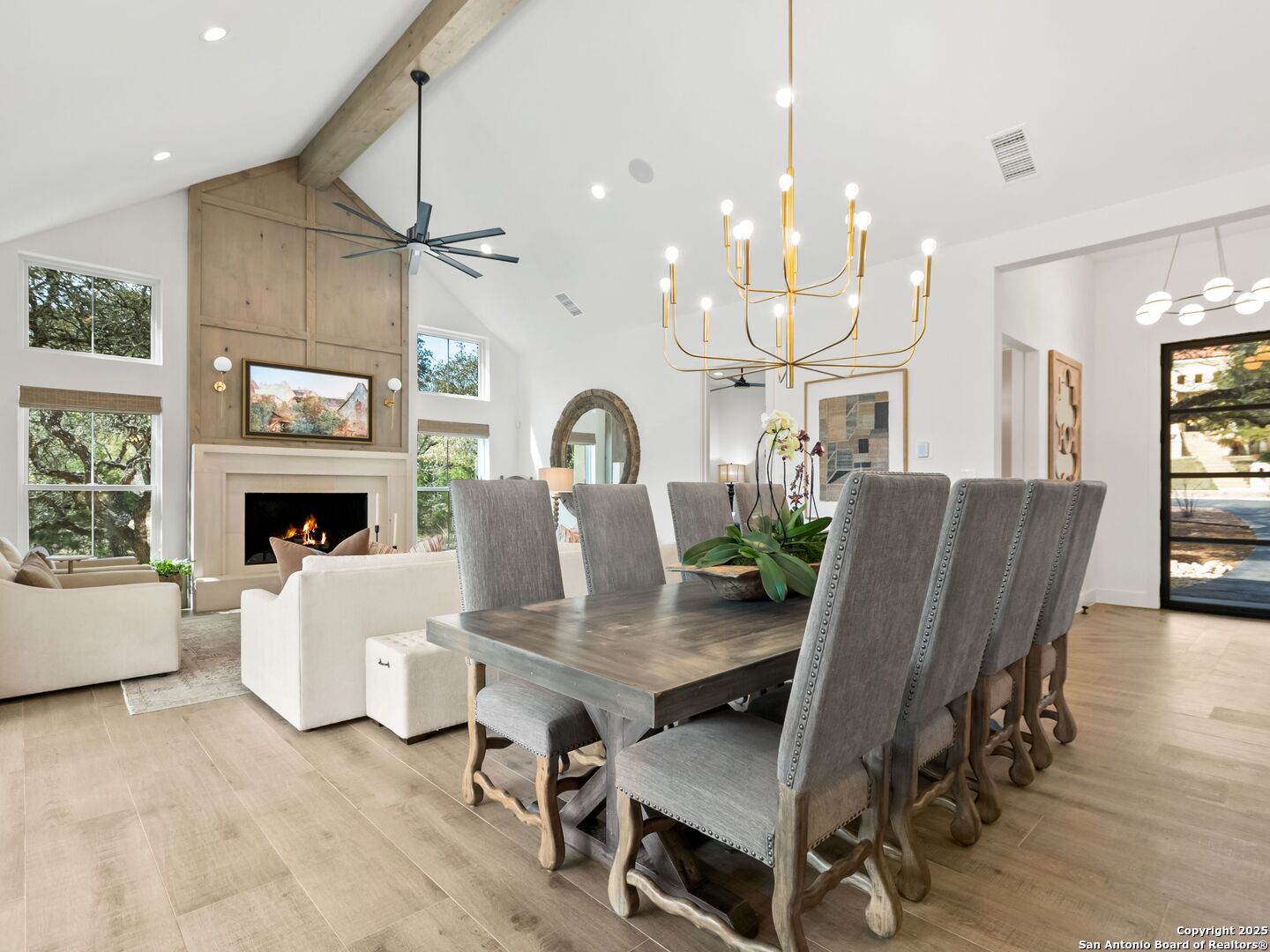 8030 Colonial Woods