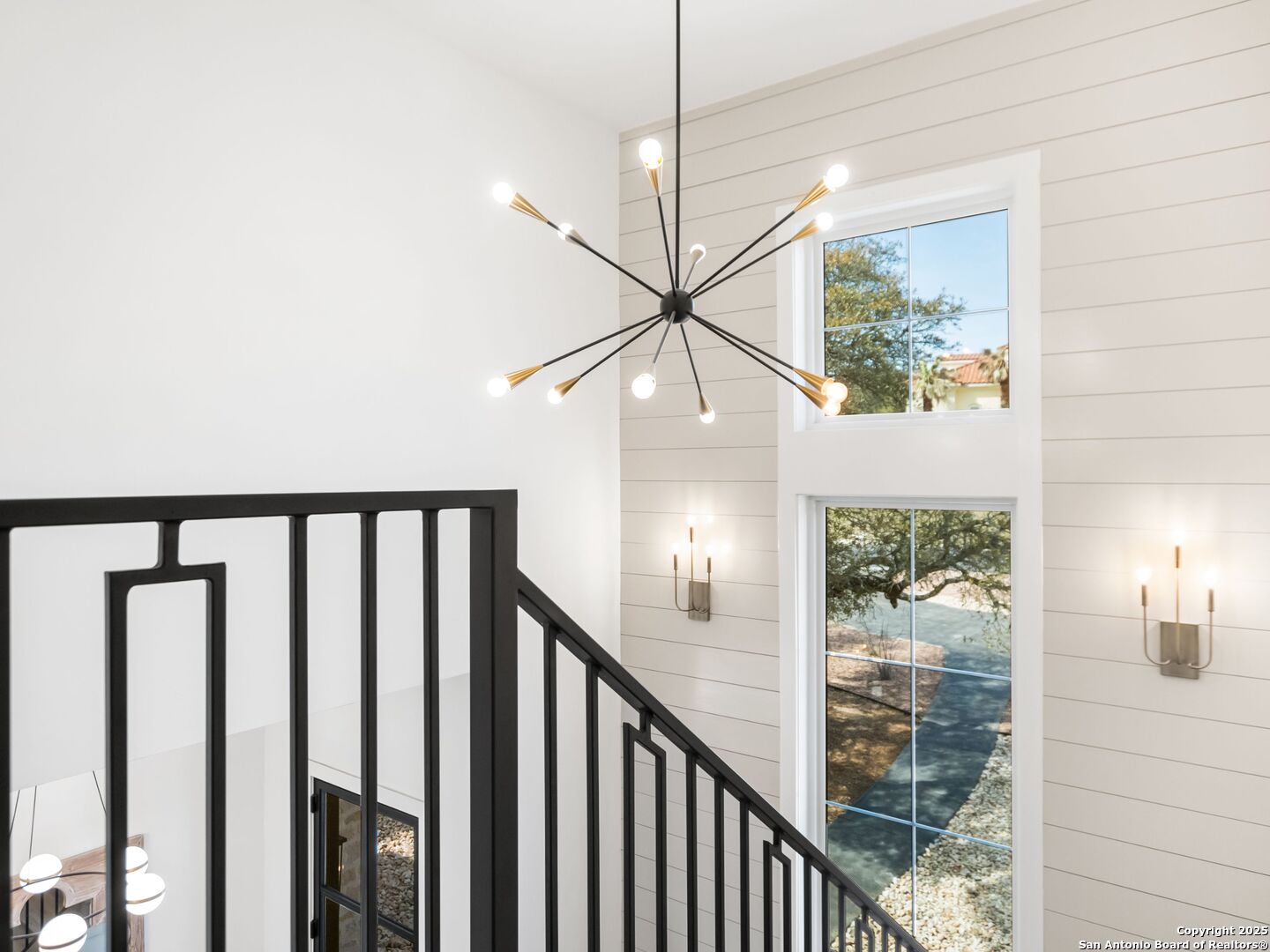 8030 Colonial Woods