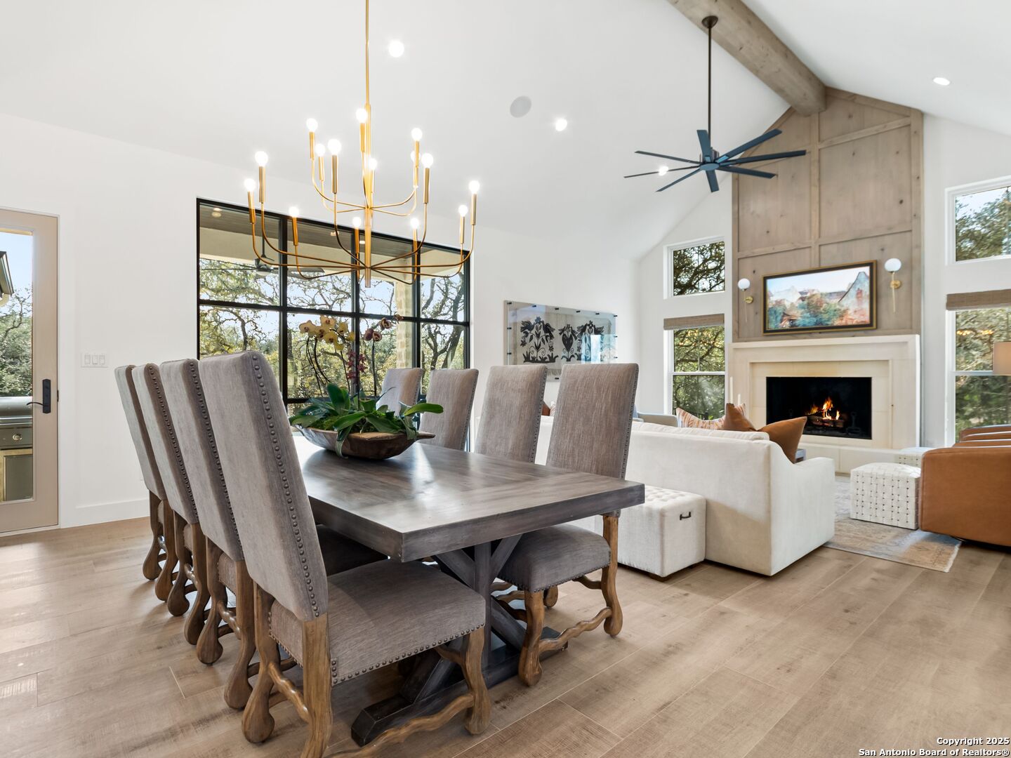8030 Colonial Woods