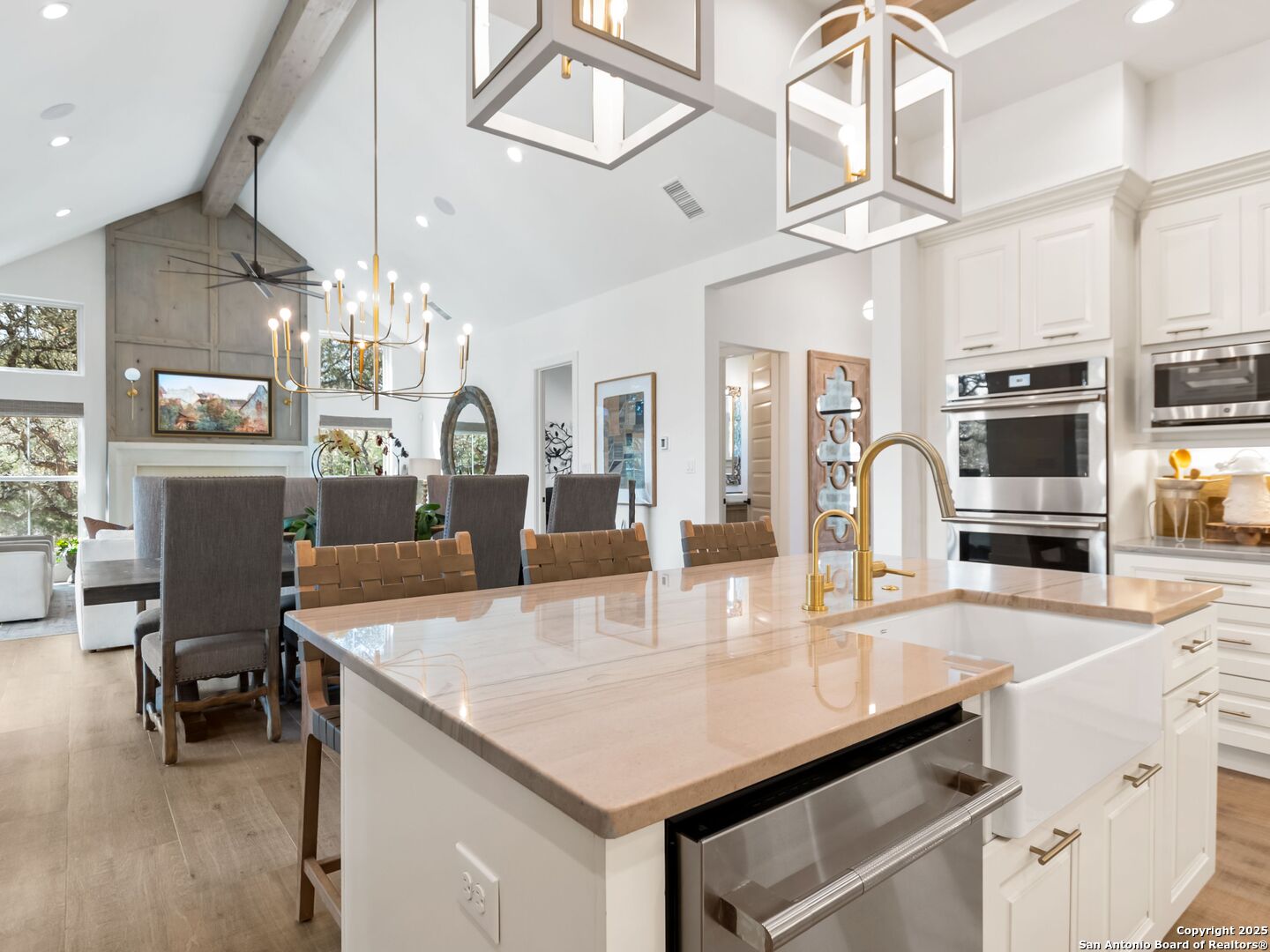 8030 Colonial Woods