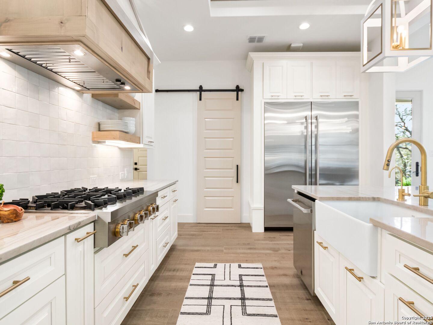 8030 Colonial Woods