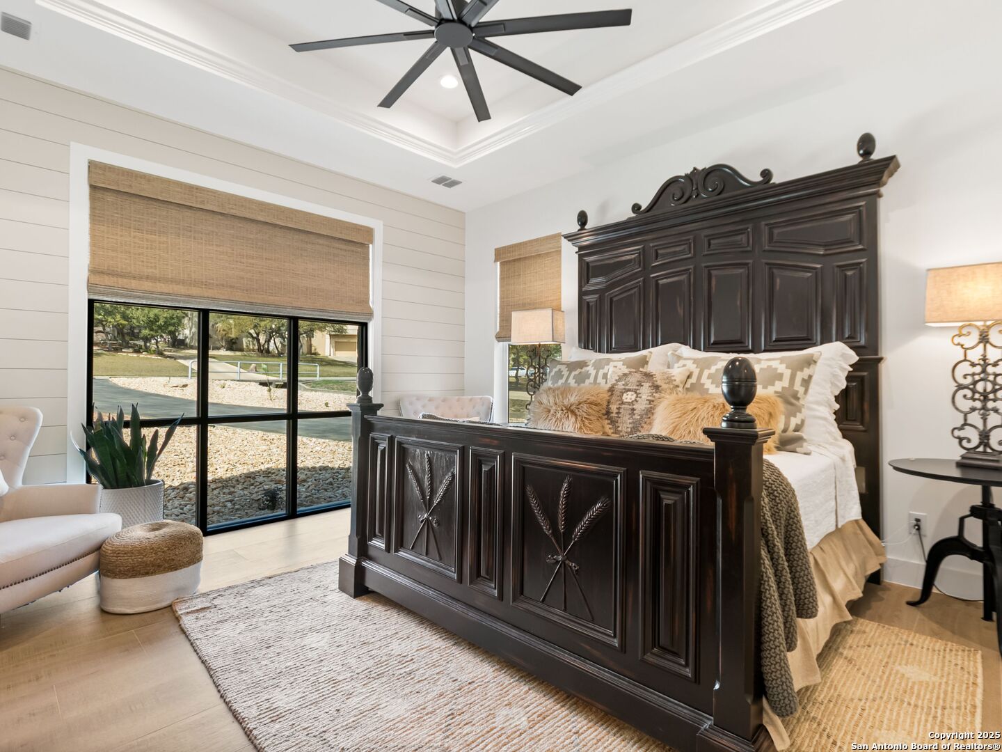 8030 Colonial Woods