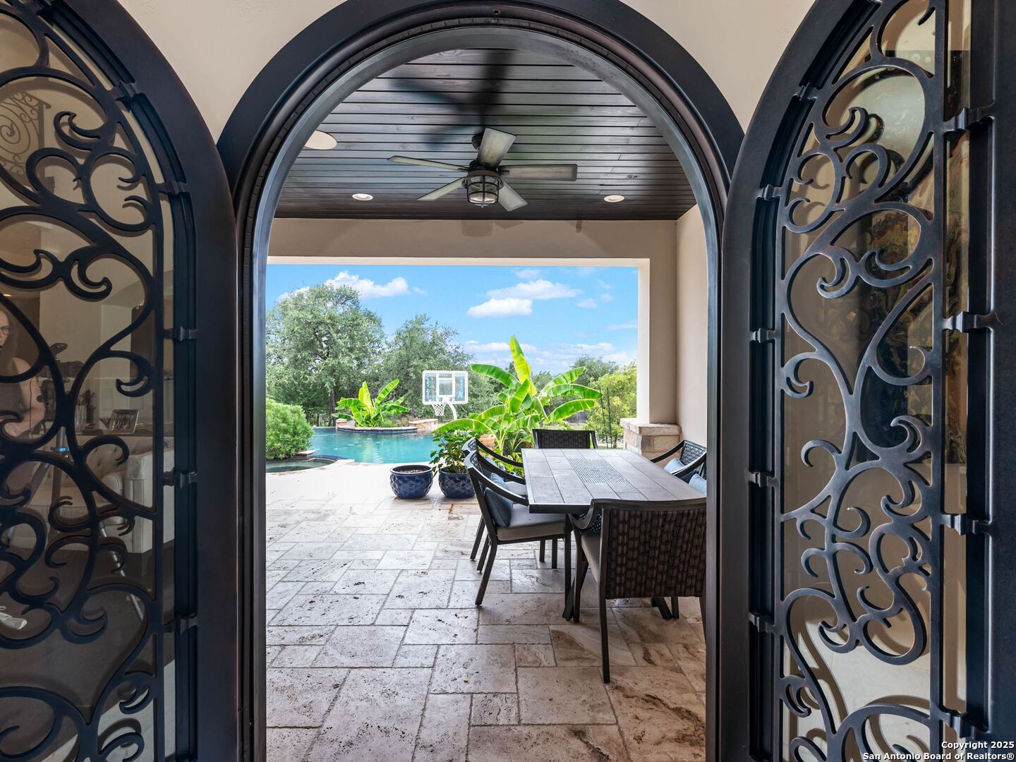 1402 Grey Flint Cove