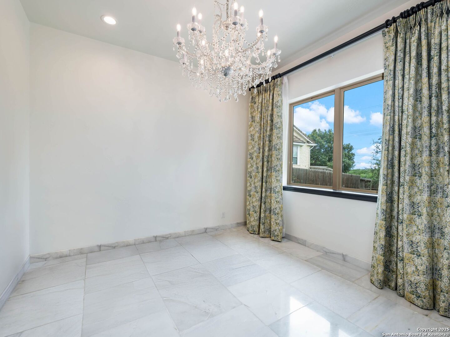 1402 Grey Flint Cove