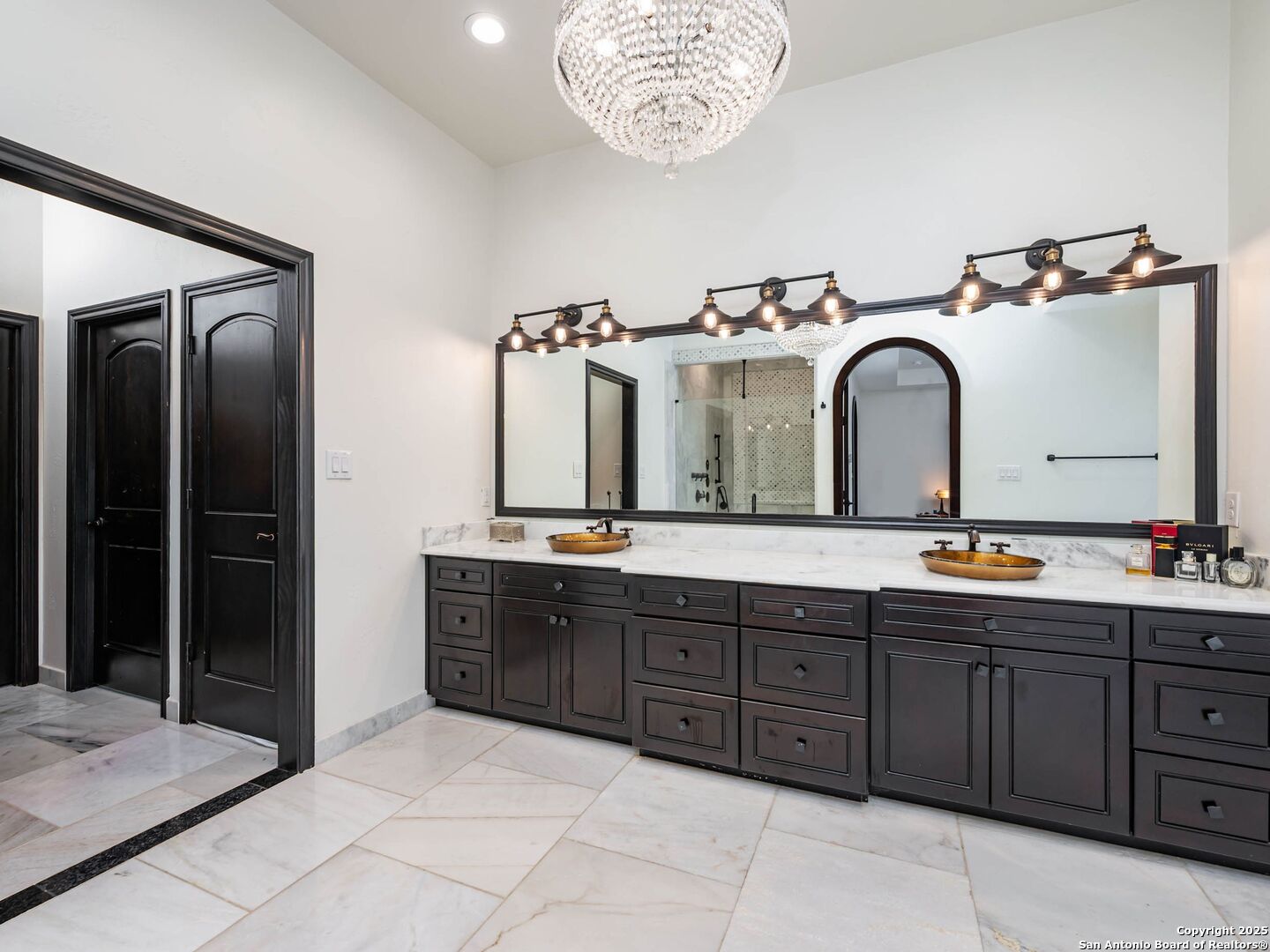 1402 Grey Flint Cove