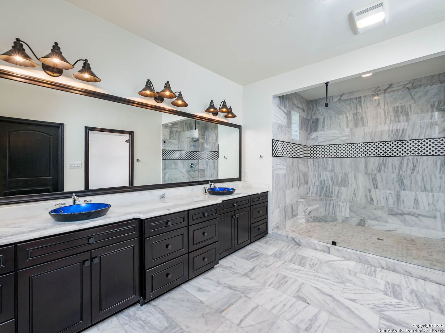 1402 Grey Flint Cove