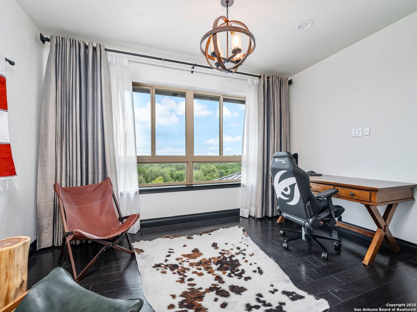 1402 Grey Flint Cove