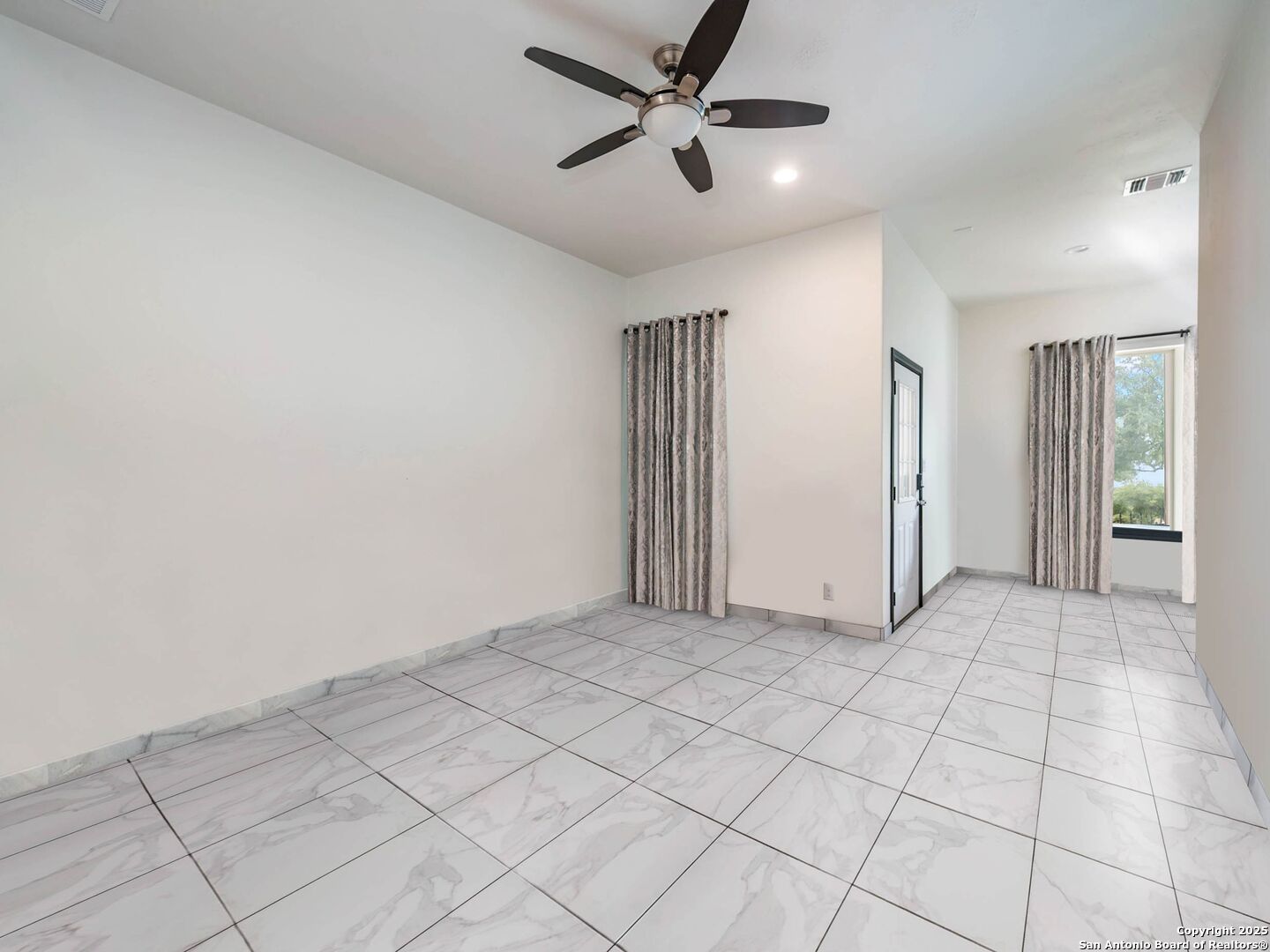 1402 Grey Flint Cove