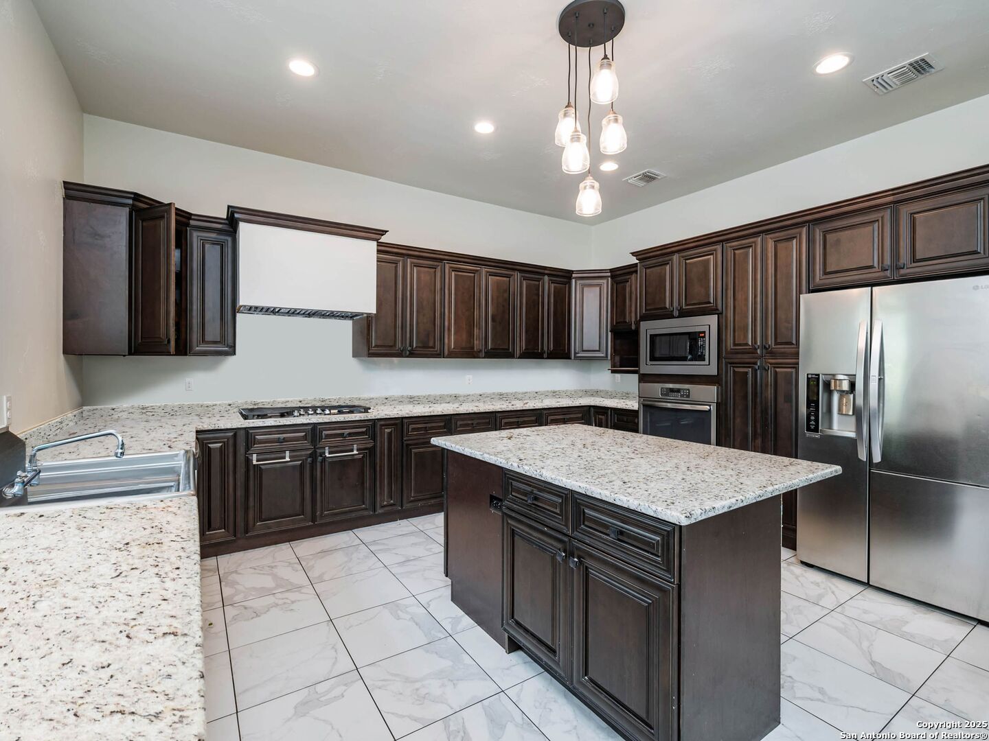 1402 Grey Flint Cove
