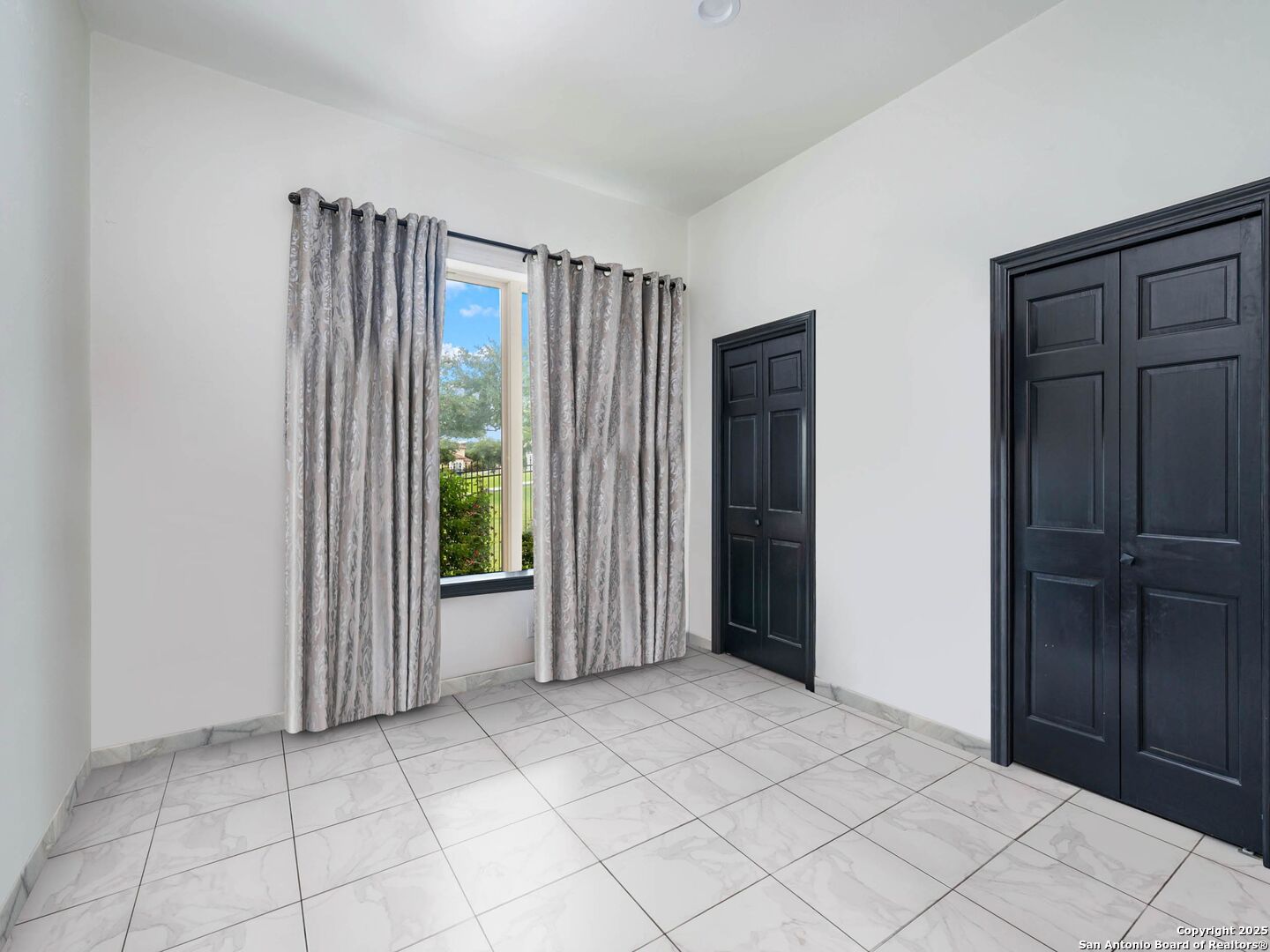1402 Grey Flint Cove