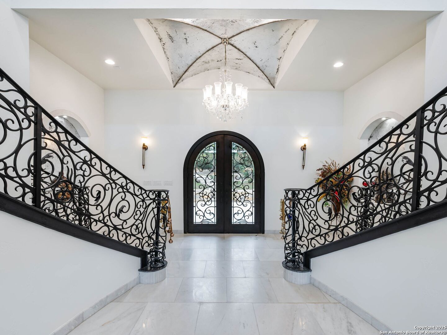 1402 Grey Flint Cove