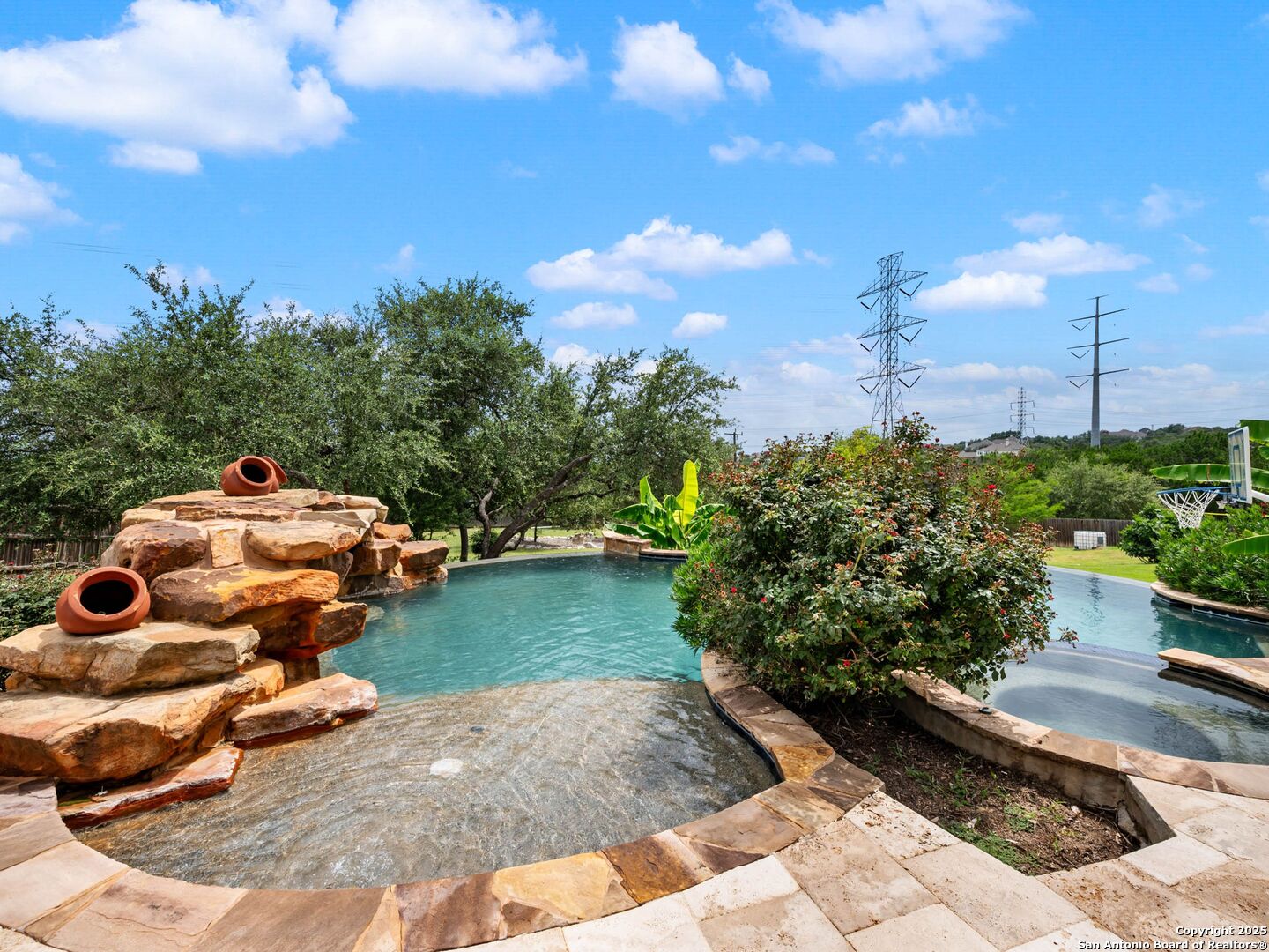 1402 Grey Flint Cove