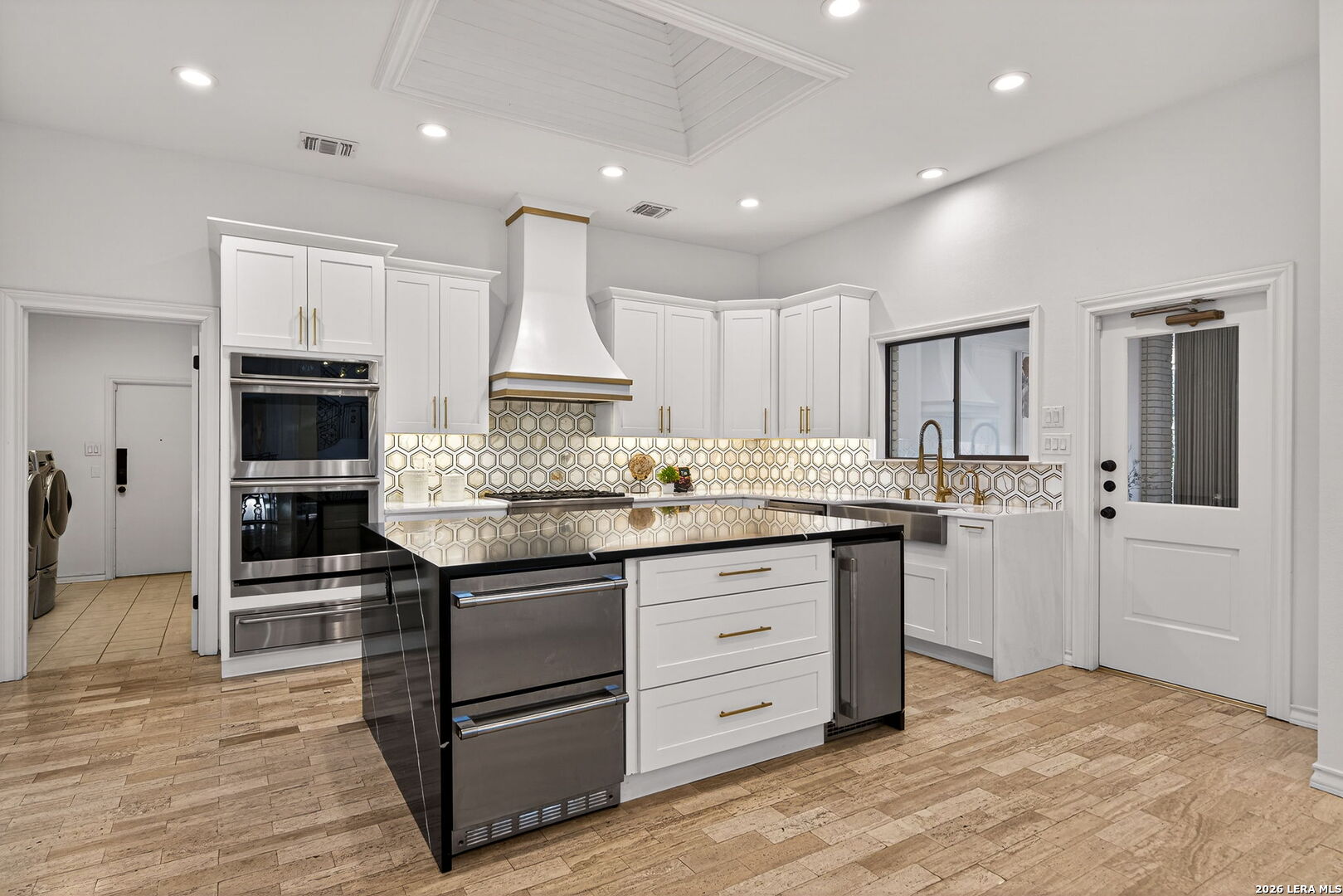 12514 Elm Manor