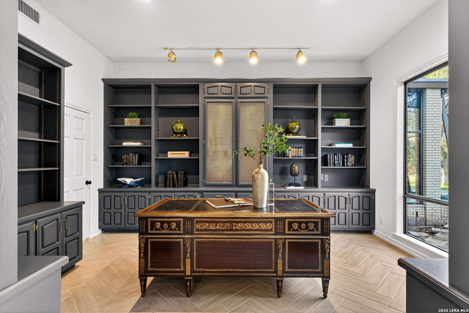 12514 Elm Manor