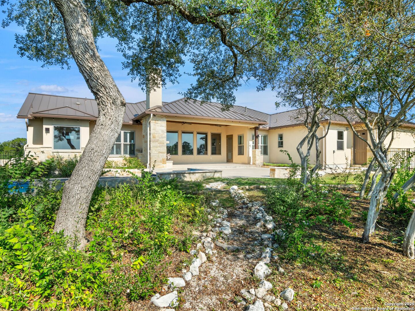 1083 Pr 2775
