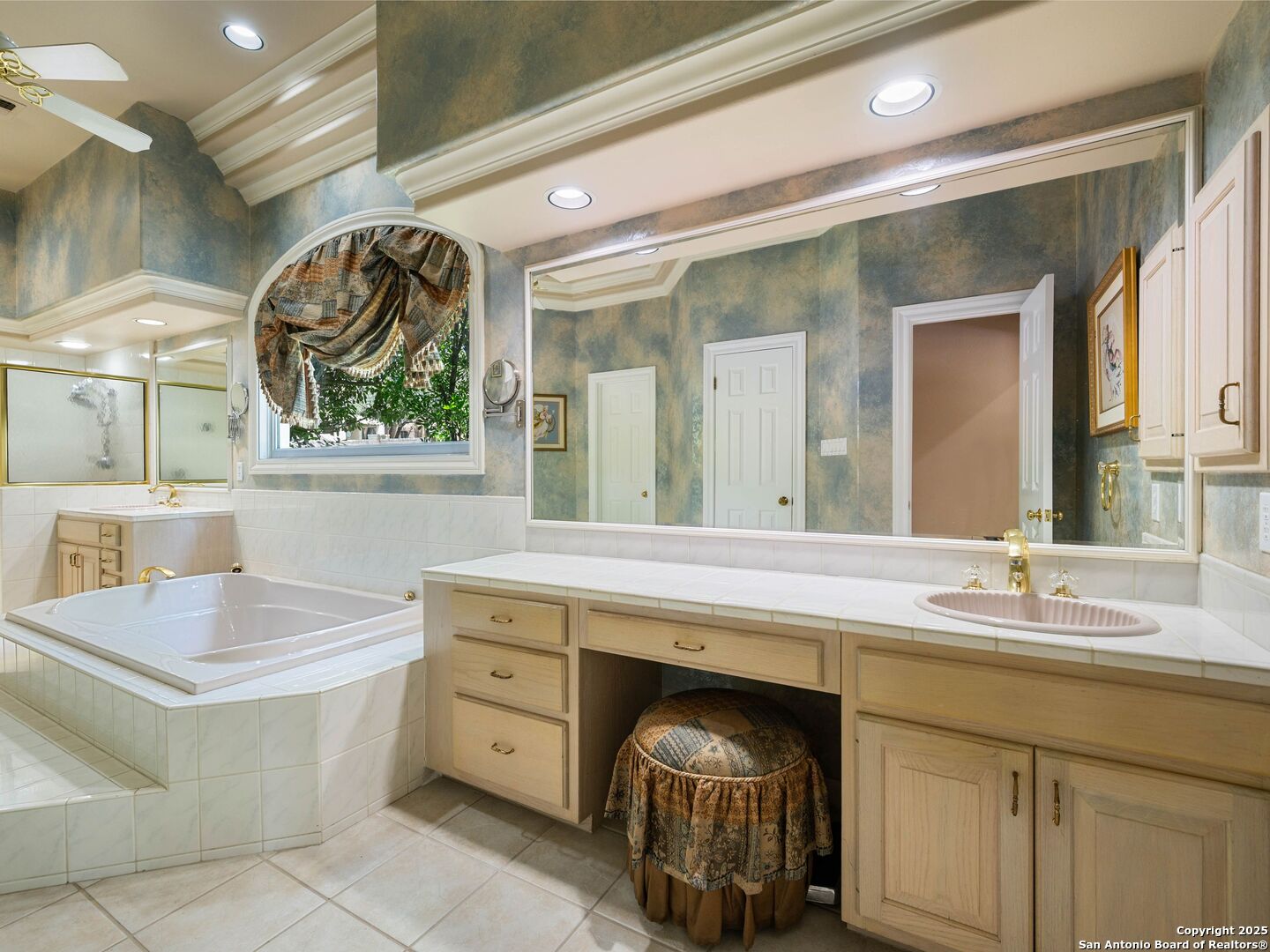 43 Stratton Ln