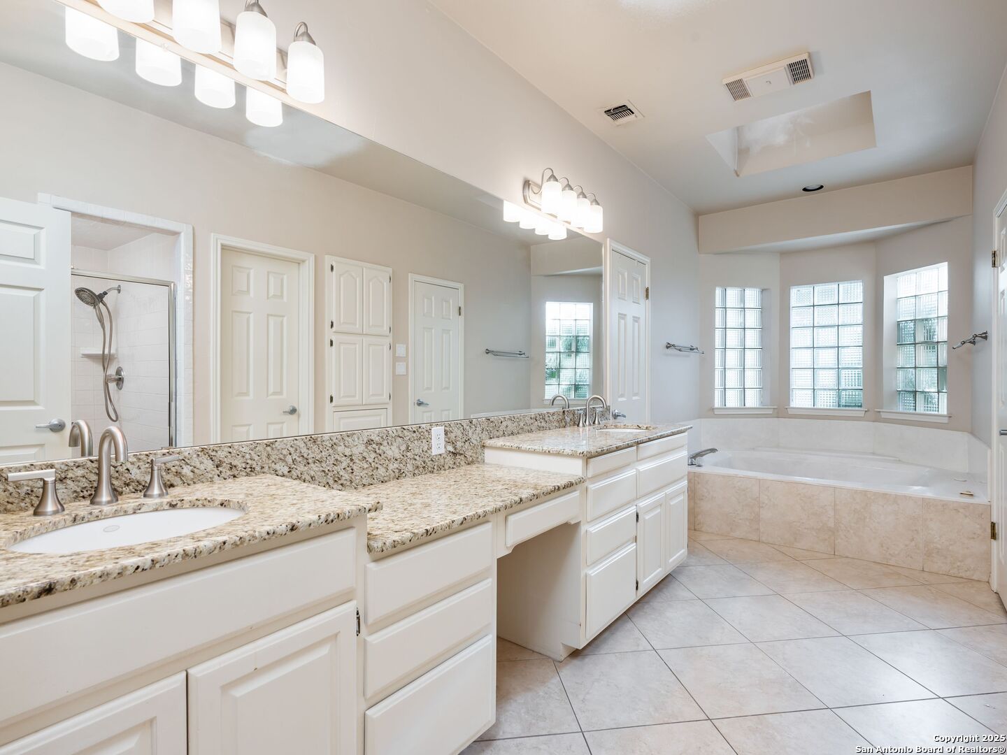 332 Towne Vue