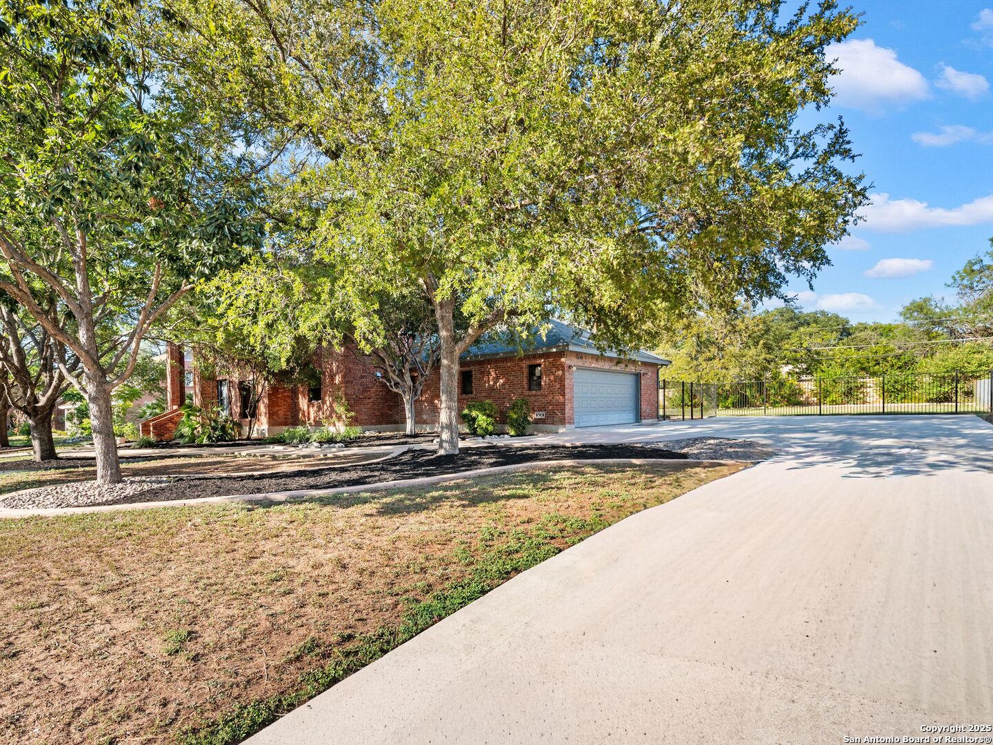 332 Towne Vue