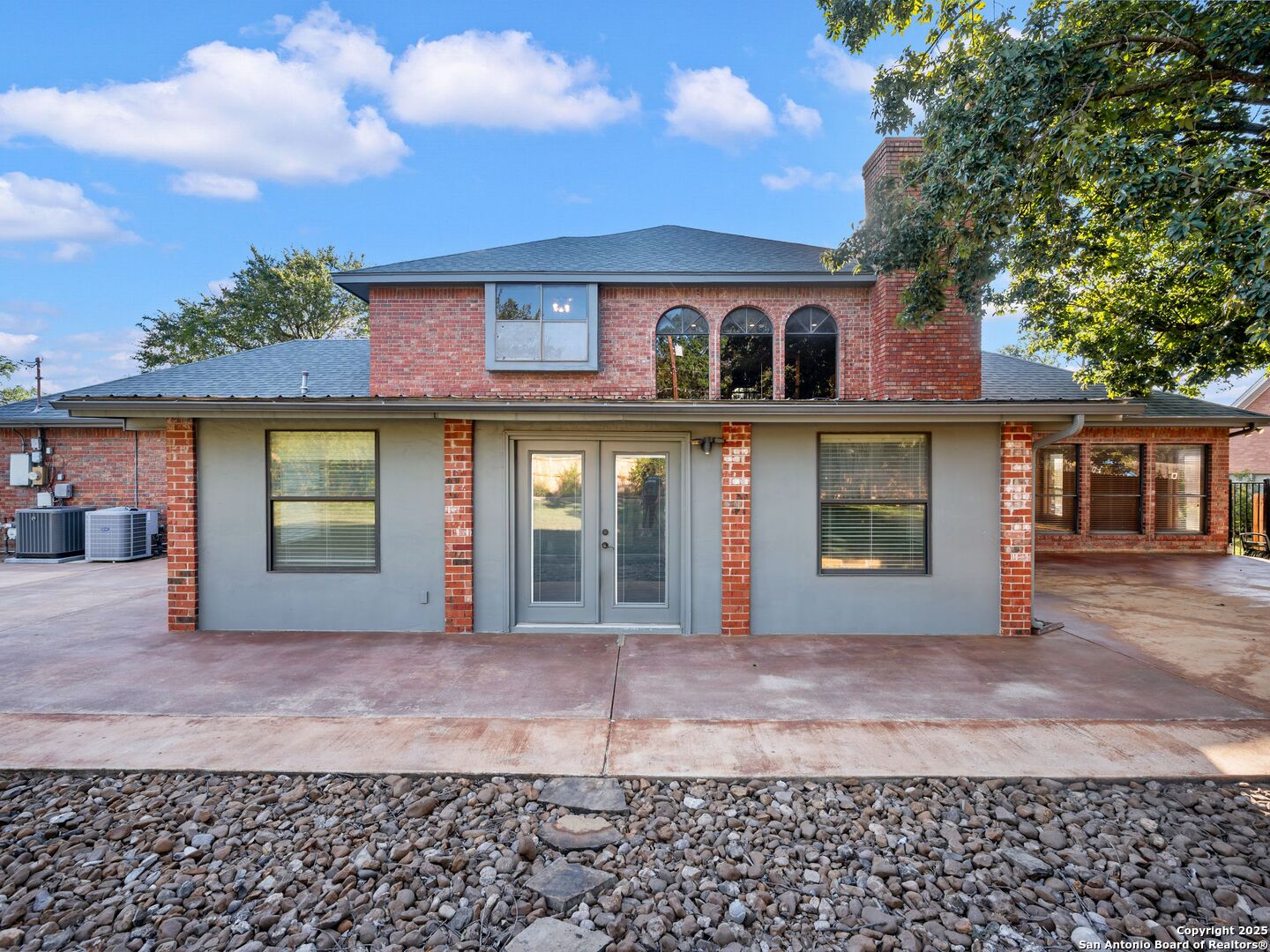 332 Towne Vue