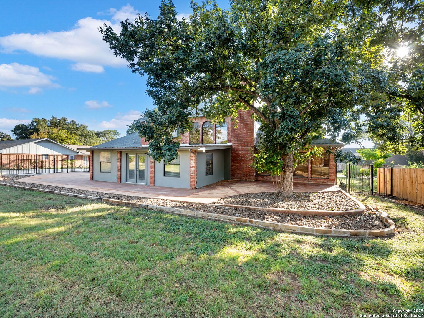 332 Towne Vue