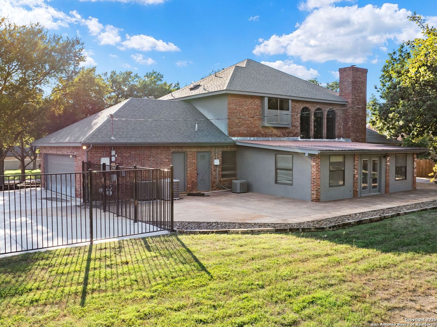 332 Towne Vue