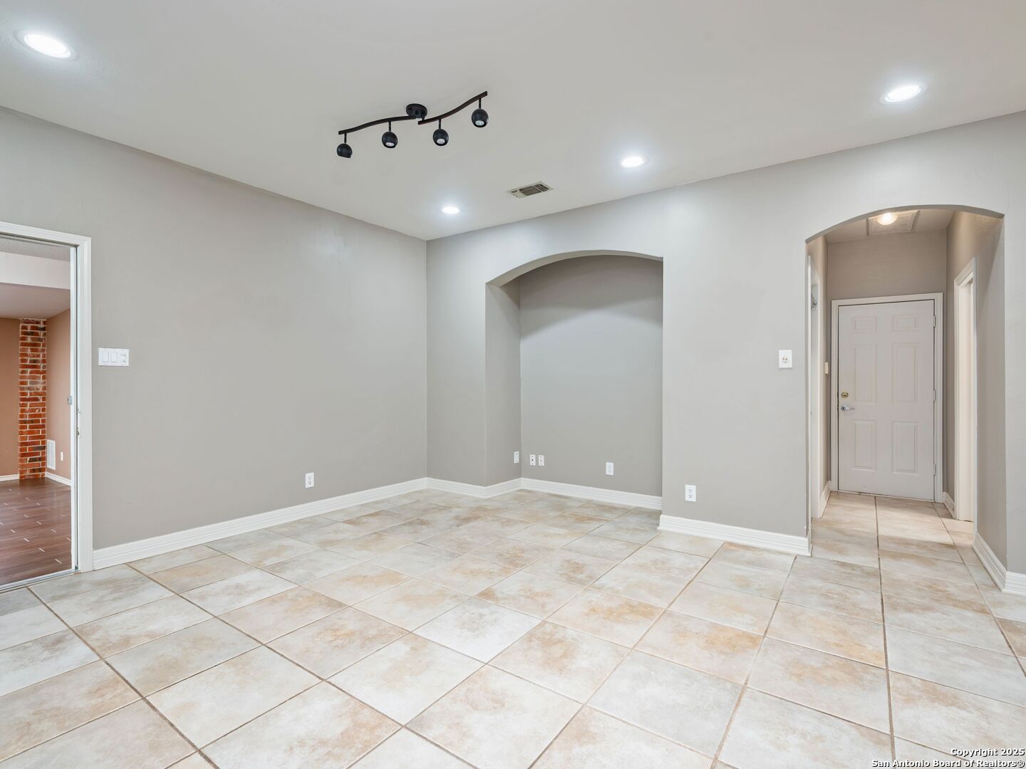 332 Towne Vue
