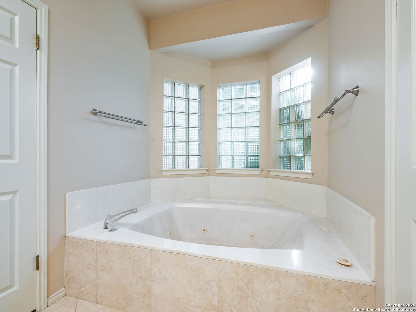 332 Towne Vue