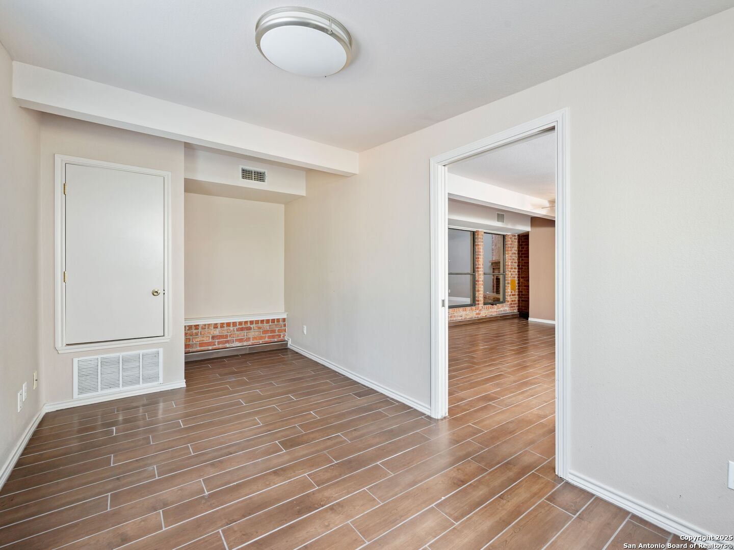 332 Towne Vue