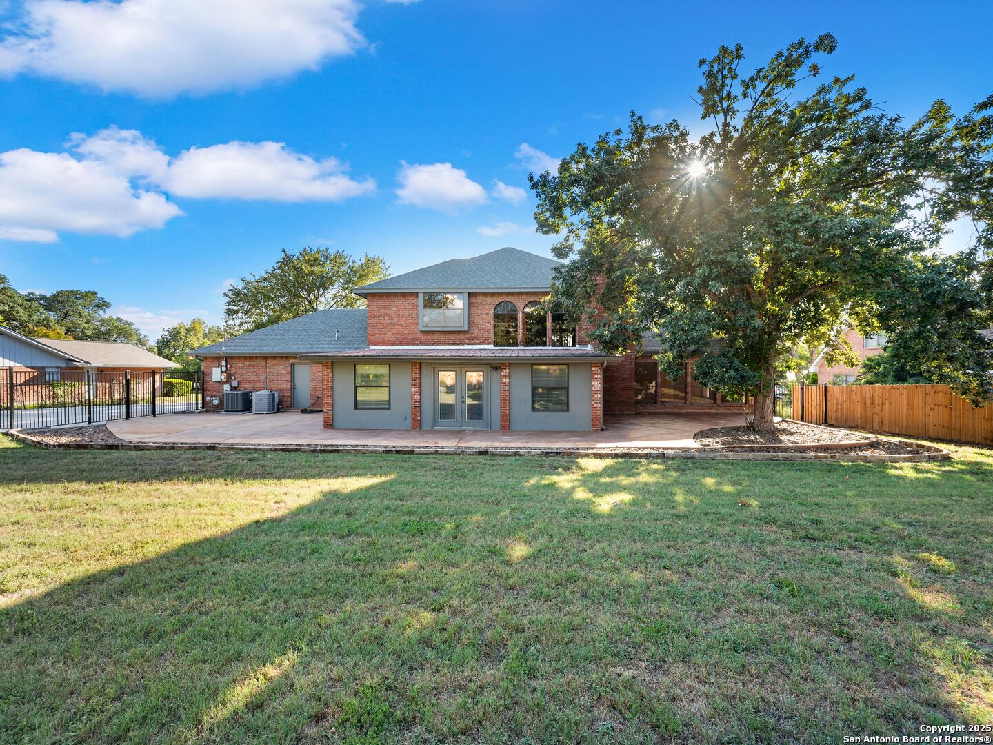 332 Towne Vue