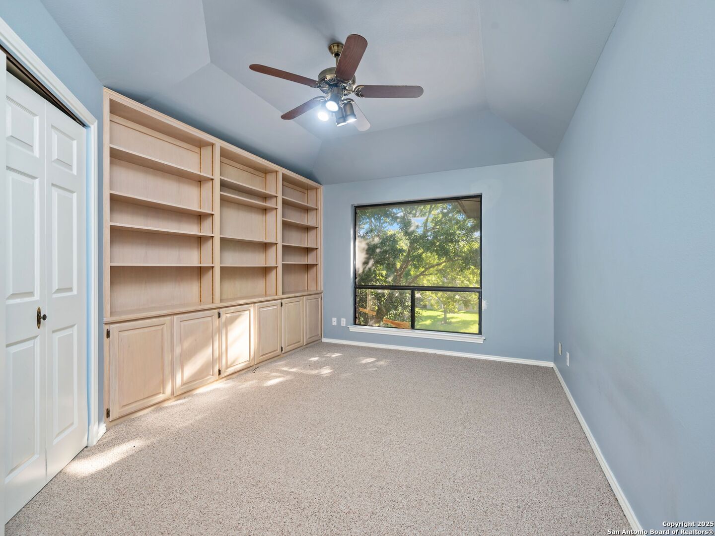 332 Towne Vue