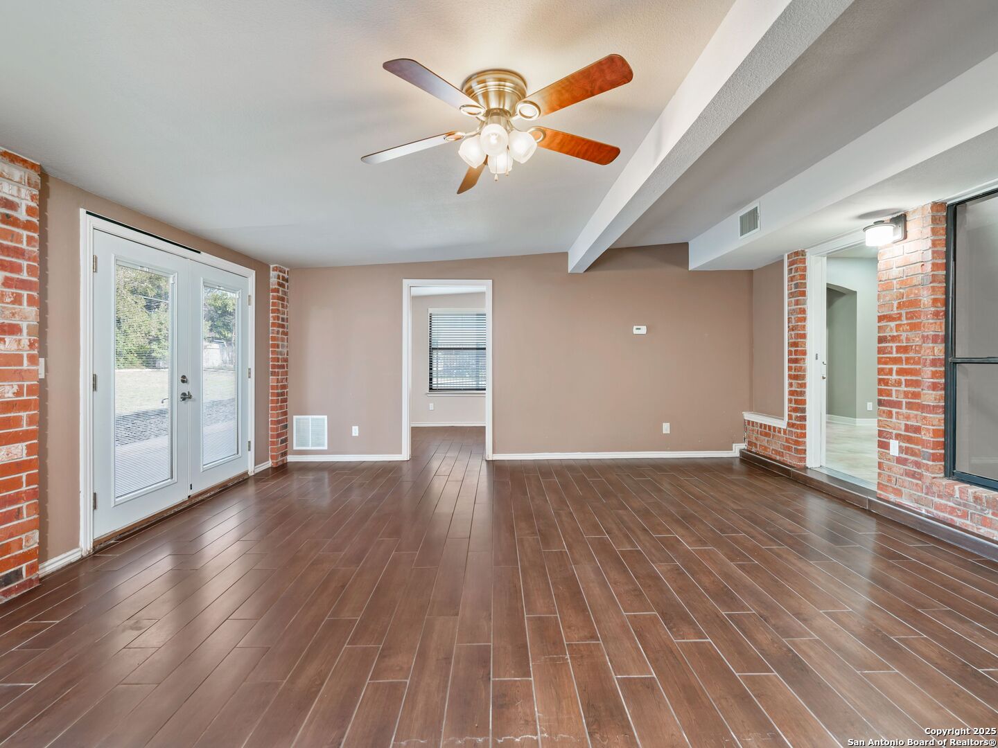 332 Towne Vue