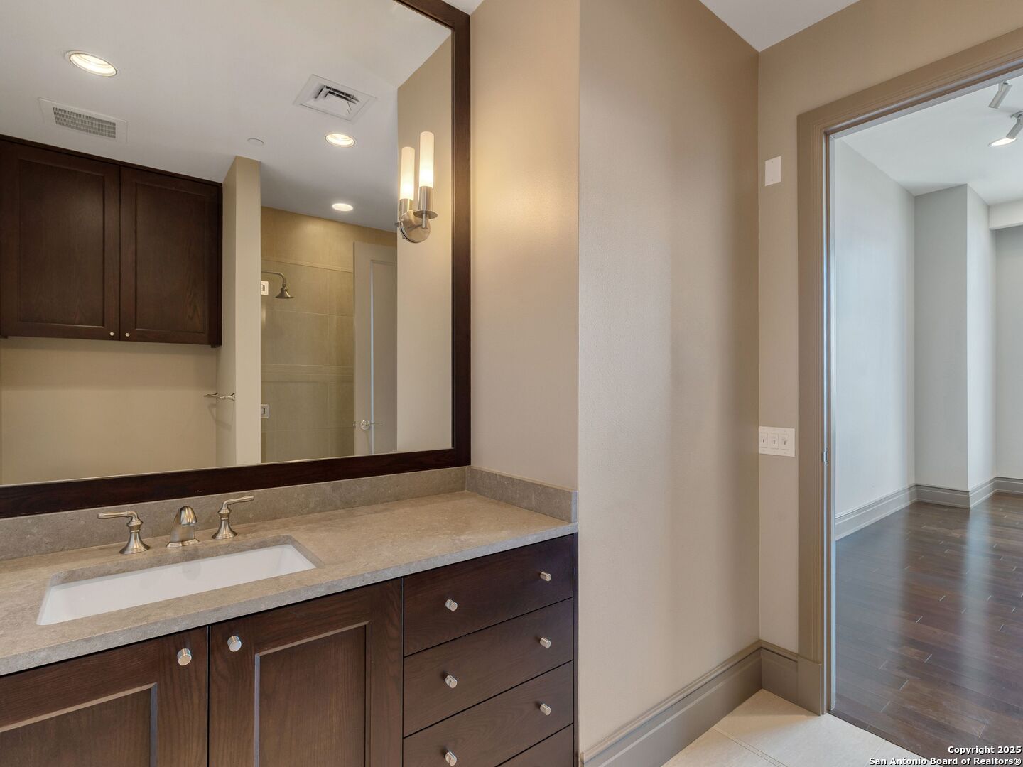 4242 Broadway APT 2002