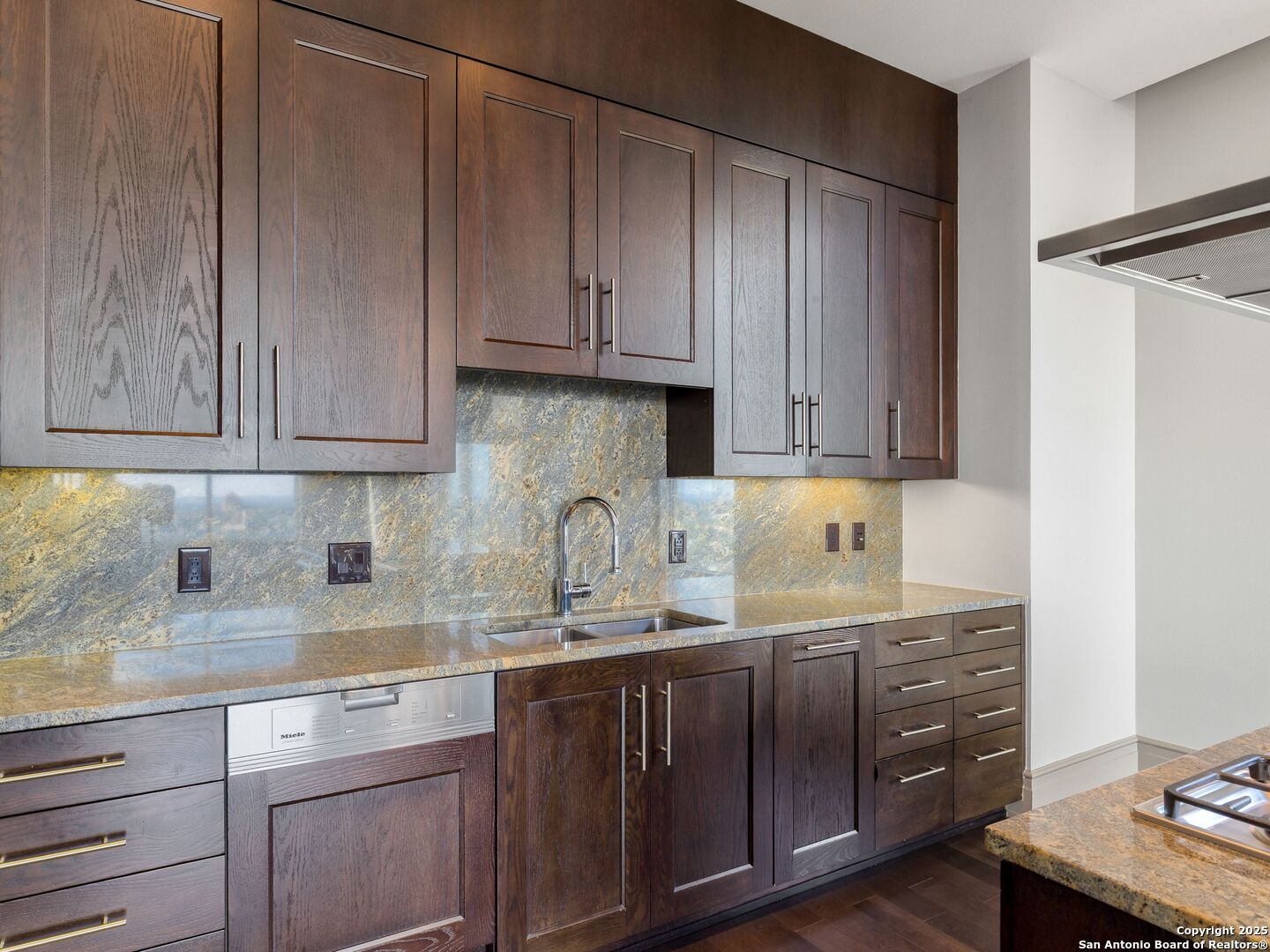 4242 Broadway APT 2002