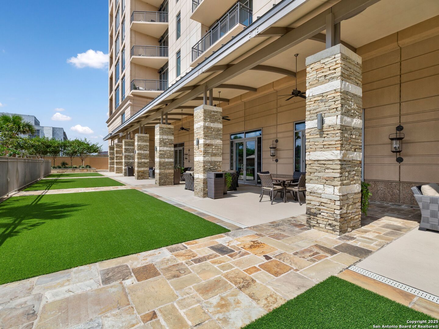 4242 Broadway APT 2002