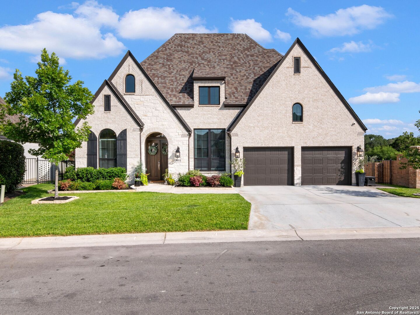 7054 Cantera Manor