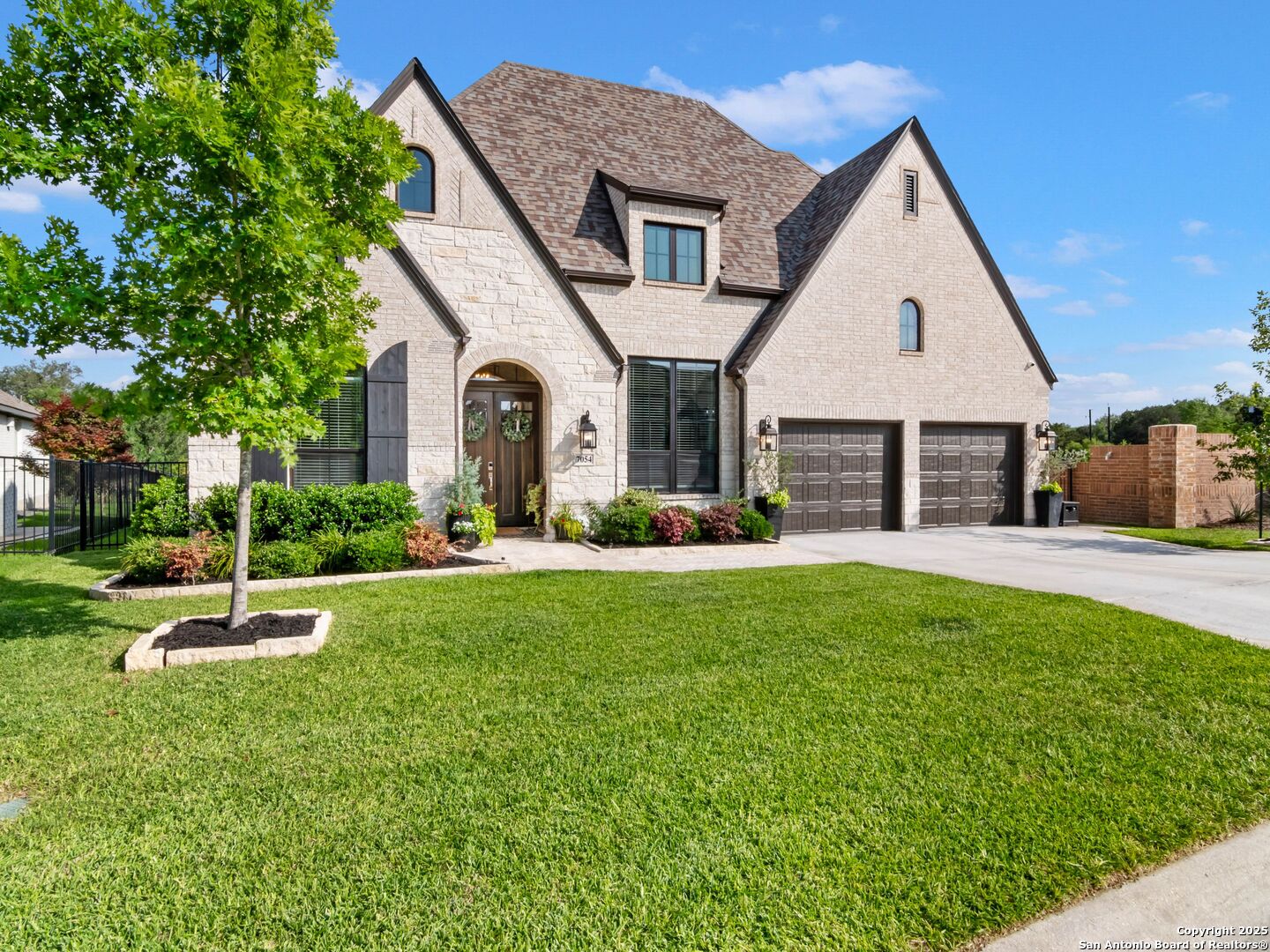7054 Cantera Manor