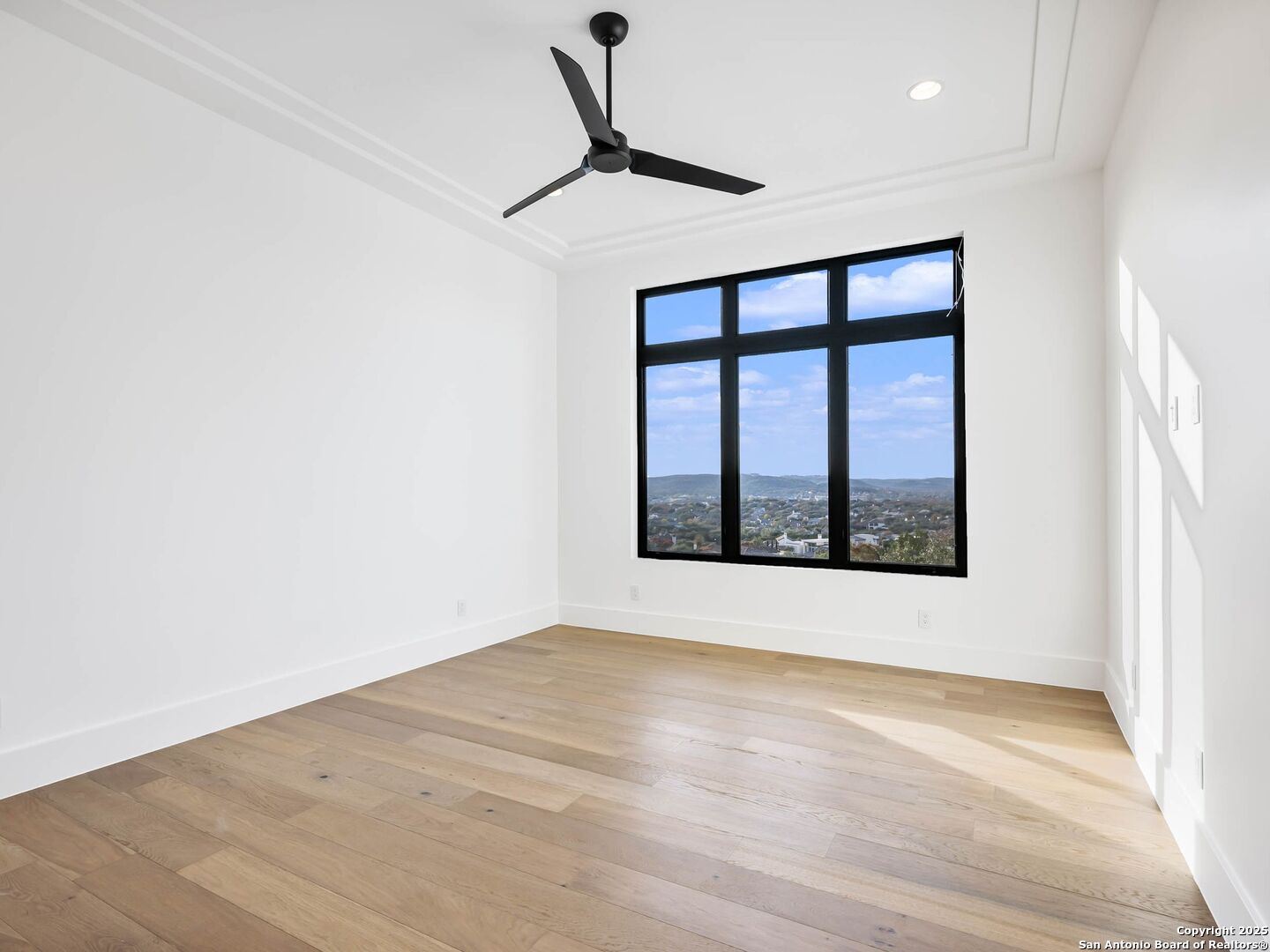 21511 Privada Avila