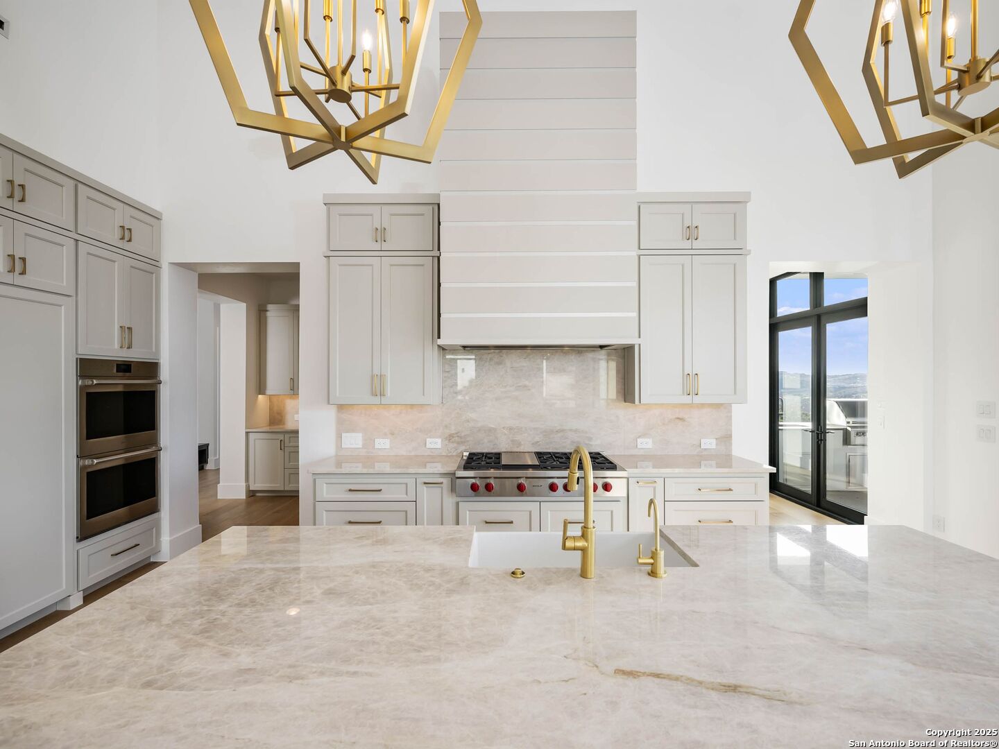 21511 Privada Avila