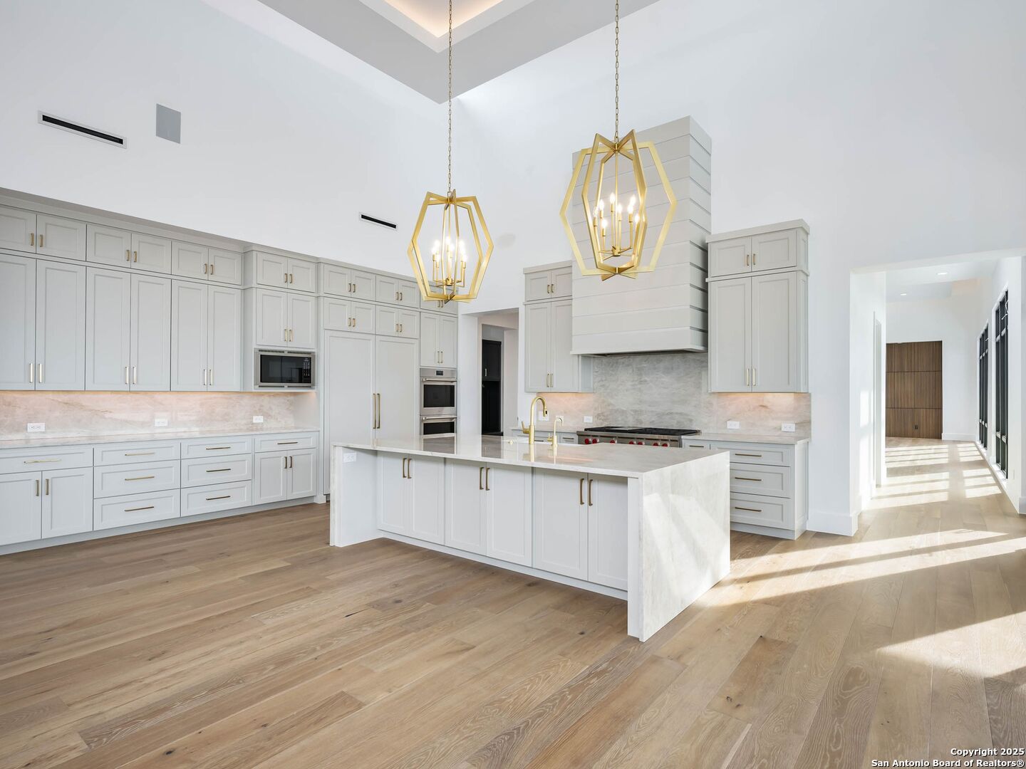21511 Privada Avila